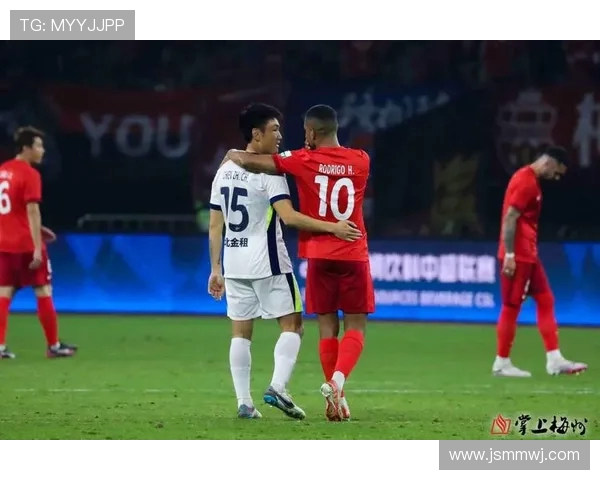 梅州客家主场鏖战劲旅激发球迷热情再掀中超激情风暴